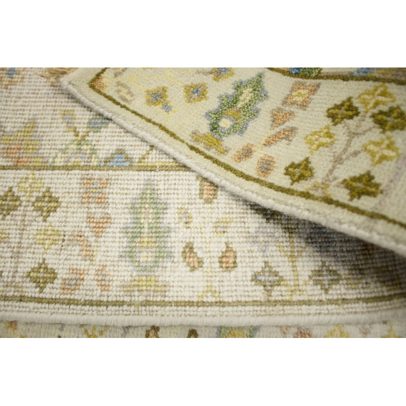 Tapis floral ivoire en laine noué à la main Floral