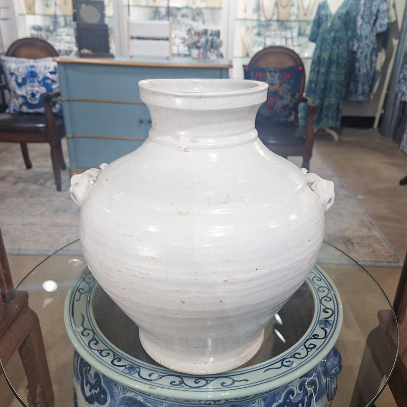 Vase en porcelaine blanc cassé