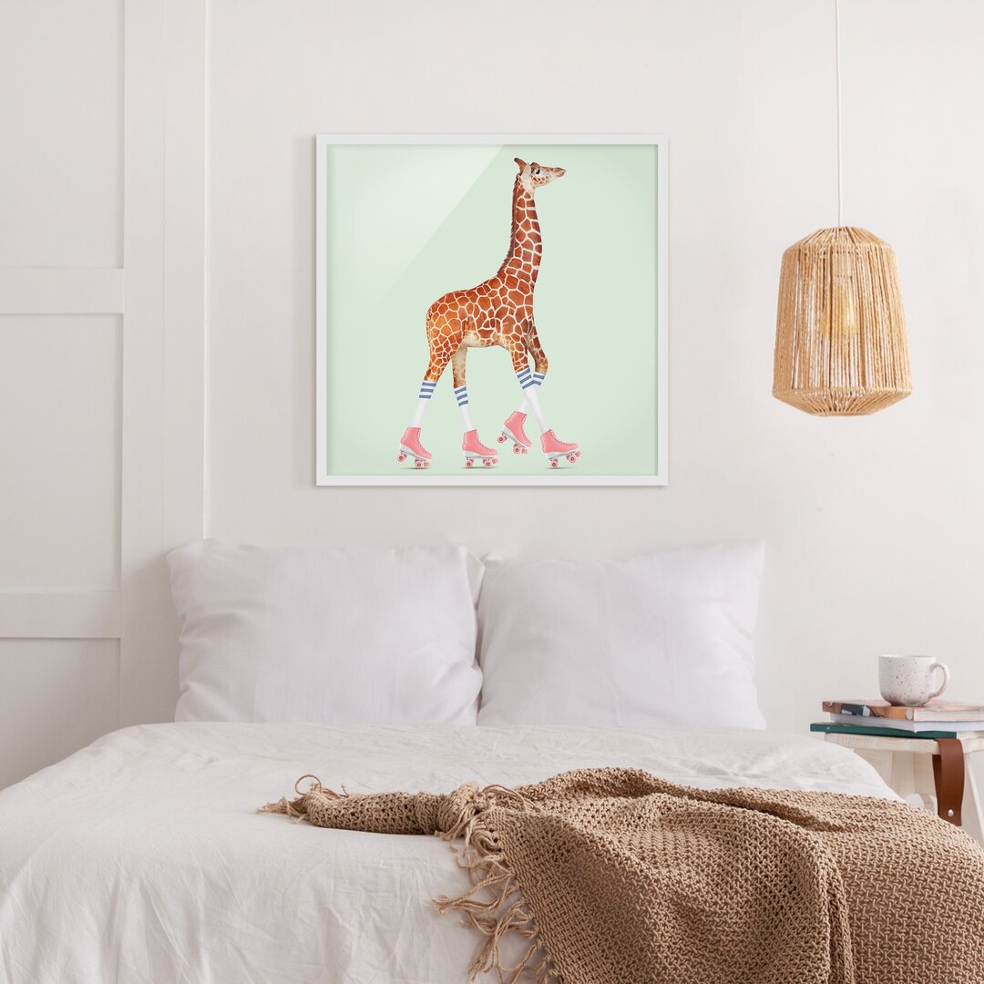 Gerahmter Grafikdruck Giraffe with Roller Skates von Jonas Loose