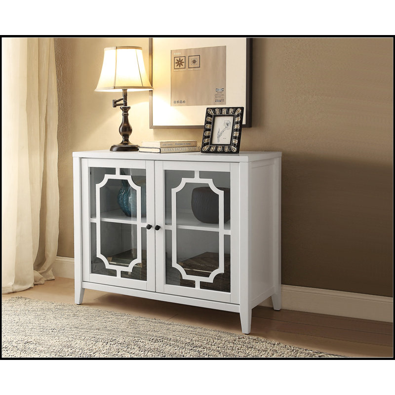 Console Ceara à finition blanche avec portes en verre et beaucoup de rangement pour les maisons modernes et traditionnelles