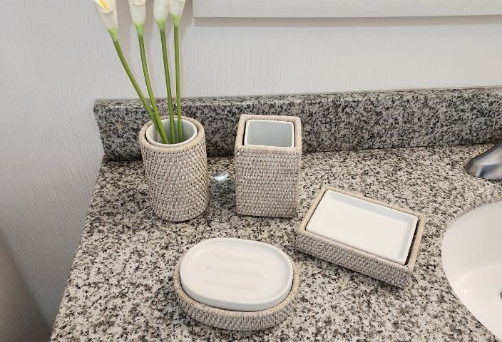 Ceramic Soap Dish, White Wash
