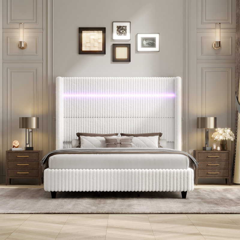 Lit à oreilles Gerasim King blanc de 152 cm de haut, en fausse fourrure, avec éclairage DEL et port USB de chargement, Blanc