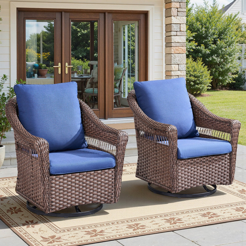 Ensemble de 2 chaises à bascule pivotantes en osier pour l'extérieur avec coussins bleus