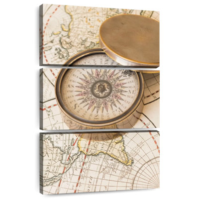 Antique metal compass Aletra
