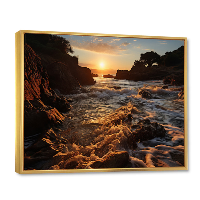 Beach Photo Serene Shores VI - Nautical & Beach Canvas Wall Art, 24" H x 32" W, Cadre flottant doré