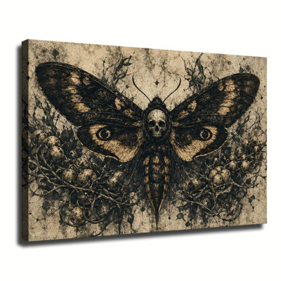 Tête de mort, papillon de nuit avec vignes torsadées et baies