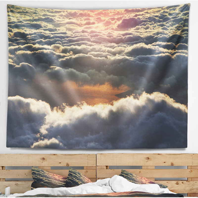 Tapisserie florale avec des nuages foncés au coucher du soleil, H 32 po x l 39 po