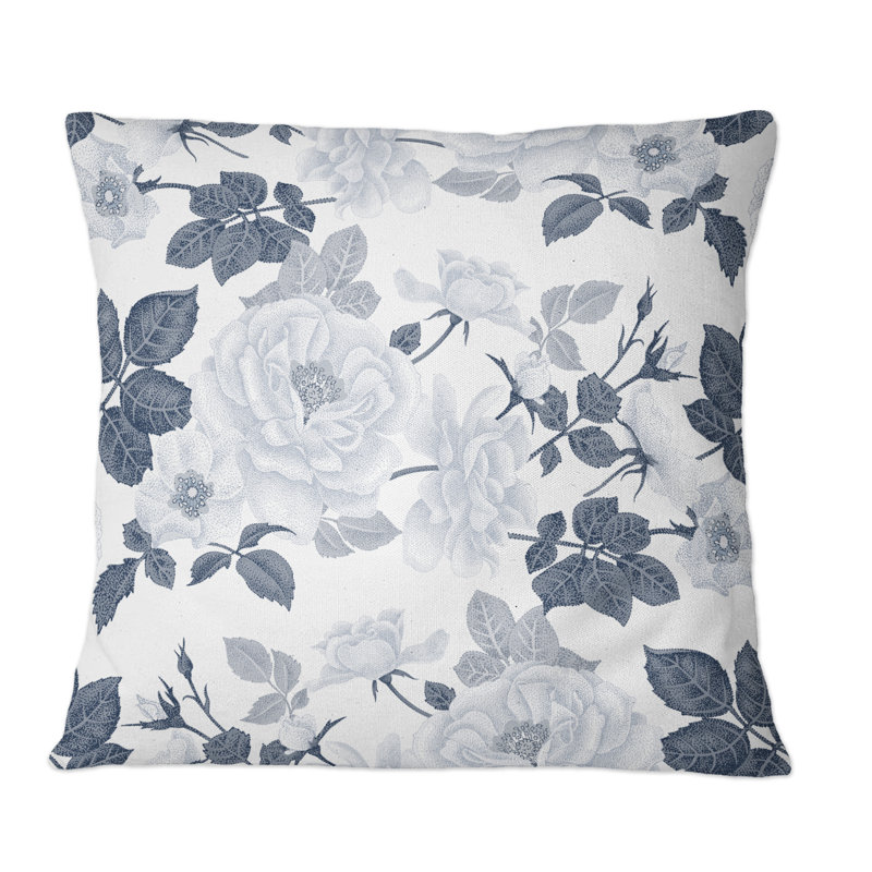 Coussin blanc à motif de roses blanches dans les tons de gris I, 16 po x 16 po