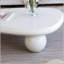 Table basse Cloud avec 3 pieds sphériques, table d'appoint moderne en bois pour les petits espaces et les salons