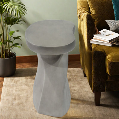Tables de bout blanches MGO, table d'appoint torsadée moderne pour l'intérieur et l'extérieur