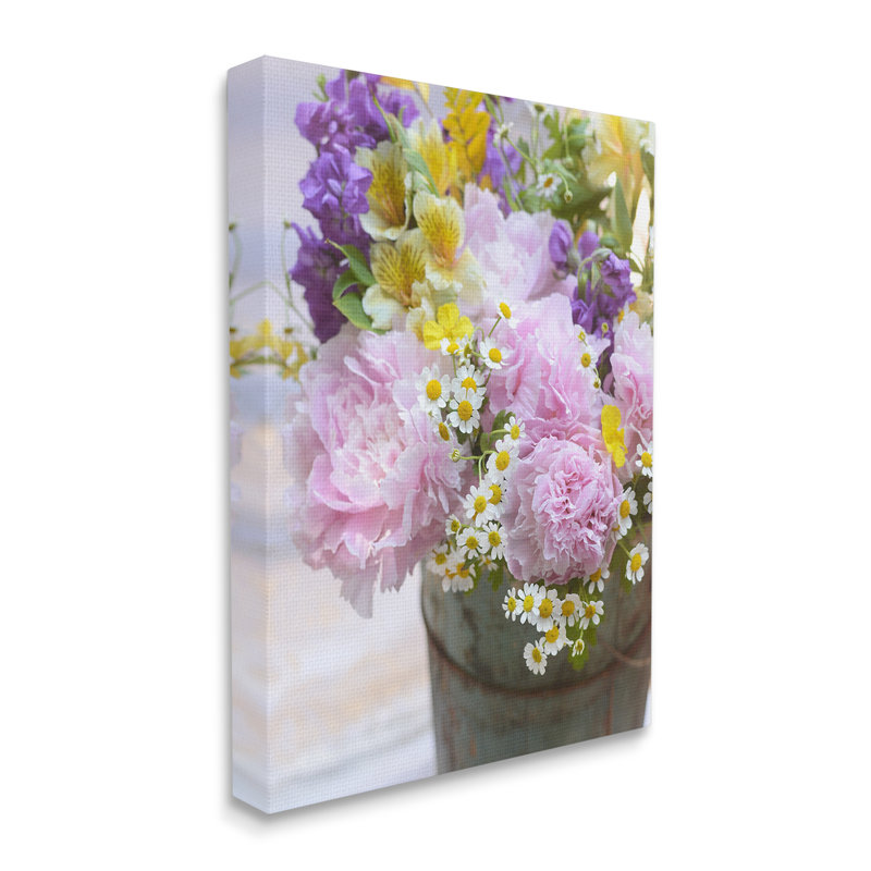 «Spring Blooms In Bucket On Canvas» par Claire Brocato, reproduction, H 20 po x l 16 po x P 1,5 po