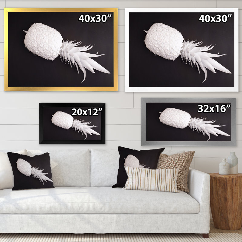 Ananas blanc sur fond noir - reproduction sur toile, Cadre photo doré, H 30 po x l 40 po