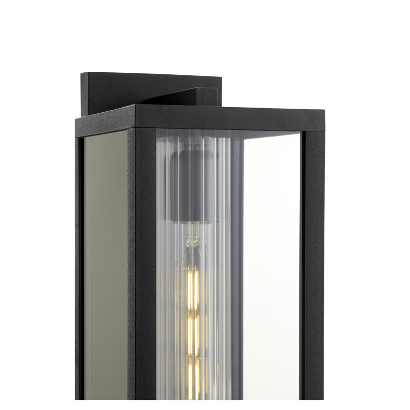 Lanterne murale d'extérieur noire Nayem, H 16 po x l 5,88 po x P 6,88 po