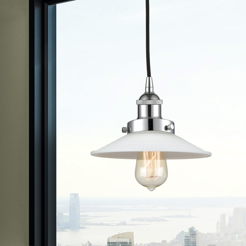 Luminaire suspendu conique à 1 lumière Cahaba, Blanc mat, Chrome poli