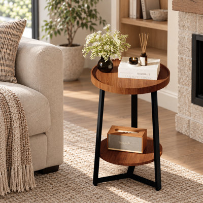 Table d'appoint et table de chevet Farmhouse, petite table de bout ronde à 2 niveaux avec rangement pour le salon, la chambre à coucher et les petits espaces, plateau en bois brun et structure en métal noir