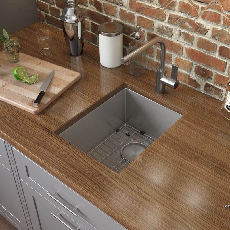 Lavabo de bar encastrable 16 pouces Ruvati