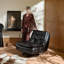 Luxueux fauteuil rotatif en cuir écologique-415298304