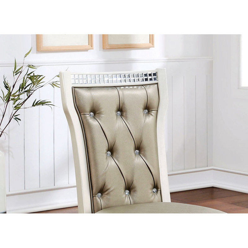 Chaise Lamyrah