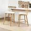 Ensemble de tabouret de comptoir d'intérieur en bois rembourré-345475216