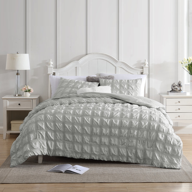 Seersucker 3 Piece Comforter Set, Queen Comforter + 2 Standard Shams, Gray
