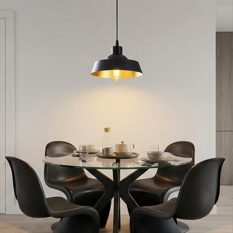 Luminaire suspendu simple en métal