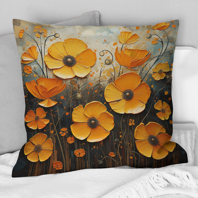 Coussin décoratif doré à motif de souci Melody III