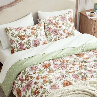 Lanwood Ella Floral Reversible Full/Queen 7-Piece Bed in a Bag (1 Comforter + 2 Shams + 1 Flat Sheet + 1 Fitted Sheet + 2 Pillowcases)