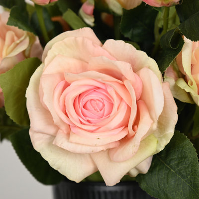 Arrangement floral artificiel 20 po dans un vase en fer 20 po