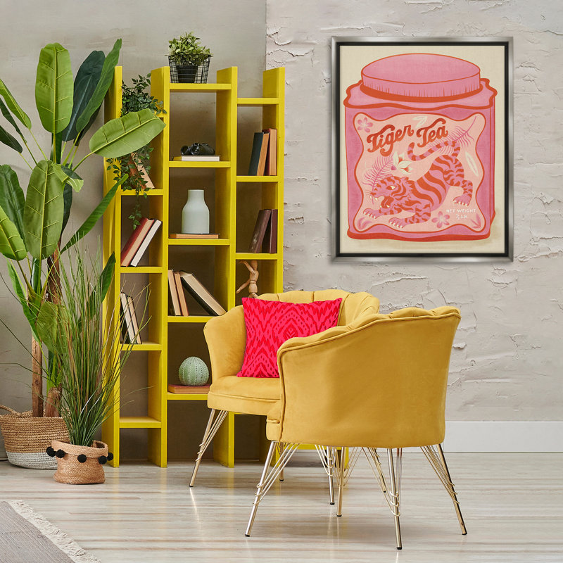 «Tiger Tea Traditional Style», art mural encadré sur toile flottante par Carrie Cantwell, H 31 po x l 25 po