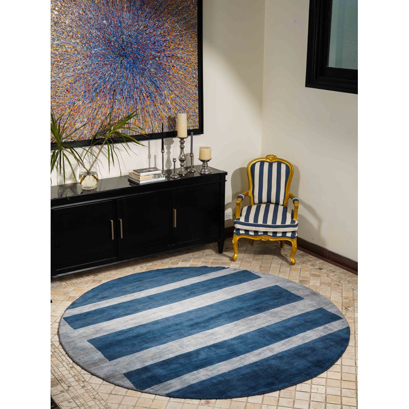 TAPIS DE CONDUITE EN LAINE DE COULEUR NOIR FAIT MAIN Kenshawn - Rond | Bleu bleu clair, design moderne contemporain, antidérapant fait main à poils longs
