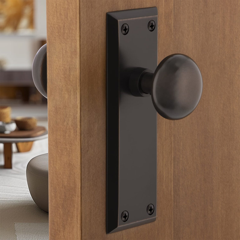 New York Plate with New York Door Knob, Polished Brass