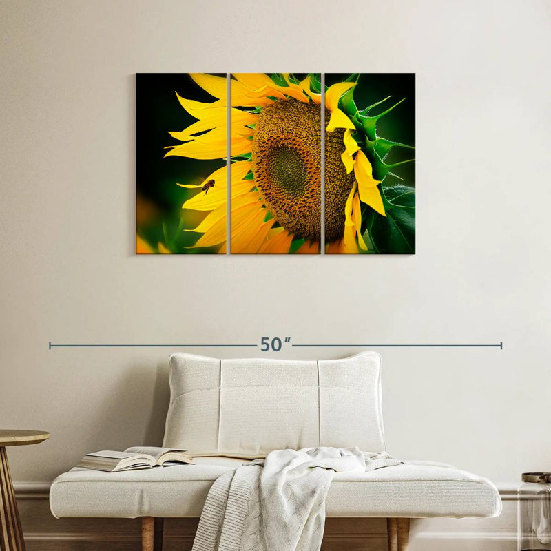 Abeille Harnek attirée par le tournesol, H 24 po x l 38 po