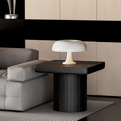 Table de bout moderne en placage de bois massif de 23,6 po, table d'appoint carrée minimaliste avec motif de parquet, base cylindrique rainurée et plateau de table épaissi, table d'appoint compacte pour le salon, noir mat