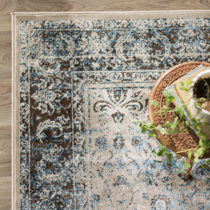 Yareli Oriental Indoor Rug, Rectangle 4'1" x 6'1"