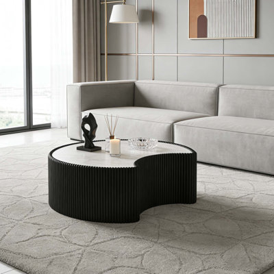 Table basse en cuir fritté clair