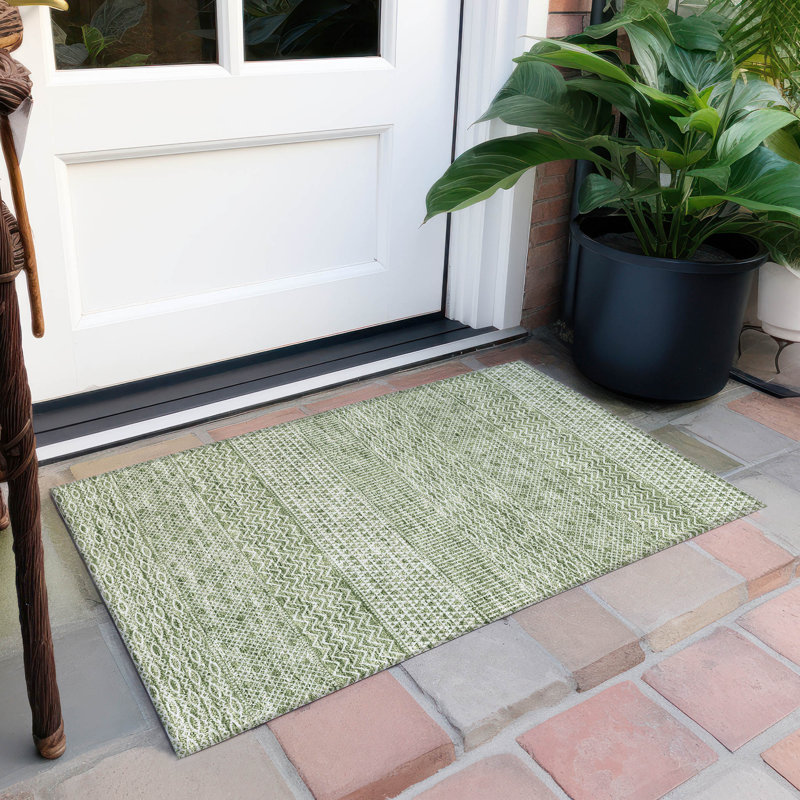 Tapis Tisdell avec envers antidérapant, Rectangle 1 pi 8 po x 2 pi 6 po
