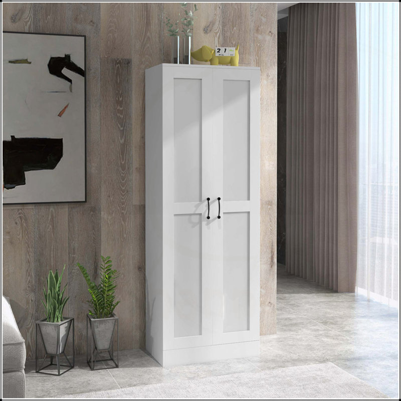 Grande armoire de rangement avec tablettes mobiles et portes à fermeture douce, parfaite pour l'organisation moderne et l'efficacité de l'espace