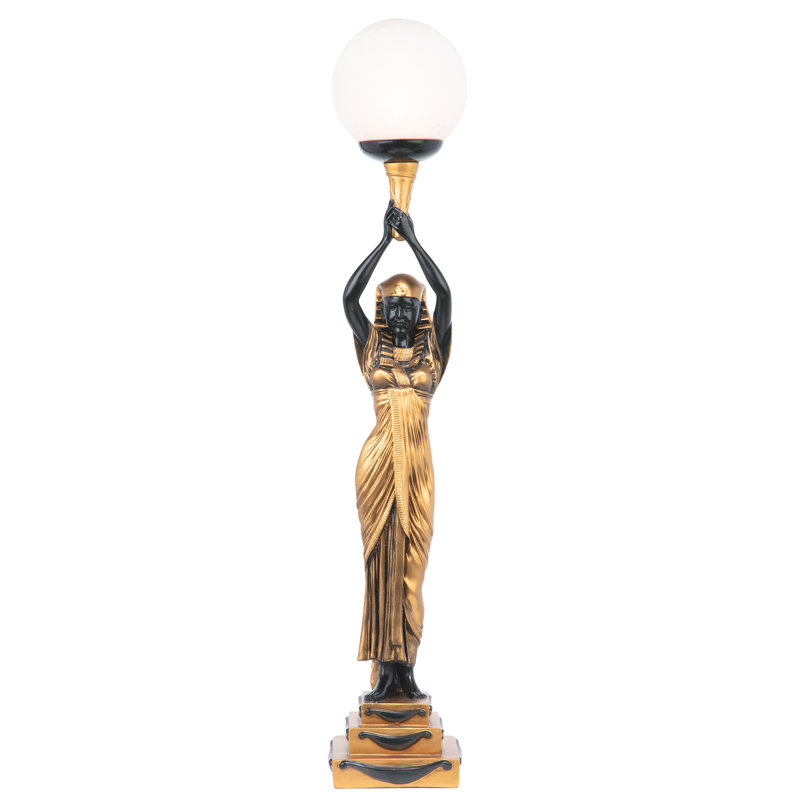 Statue de la déesse de la nuit Kristophyr illuminée