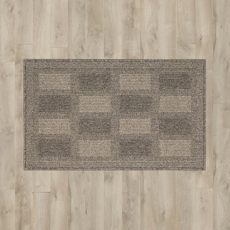 Tapis taupe touffeté à la main avec motif géométrique Seema, Rectangle 1 pi 6 po x 2 pi 6 po