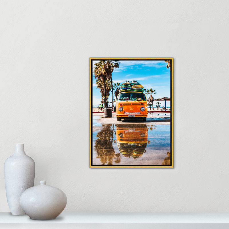 «Coastal Cruiser» par Tyler Nix, Pas de tapis, Cadre flottant doré, H 25,5 po x l 19,5 po x P 2 po