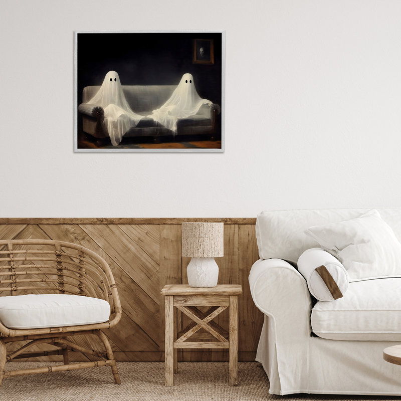 «Spooky Couch Ghost Duo», estampe numérique, design par LSR Design Studio, H 16 po x l 20 po, Estampe numérique Farmhouse