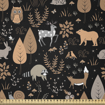 Tissu Woodland par The Yard, composition de style enfantin avec un lapin et un chevreuil