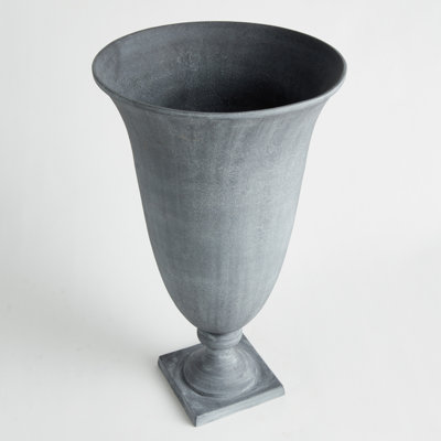 FOOTED URN