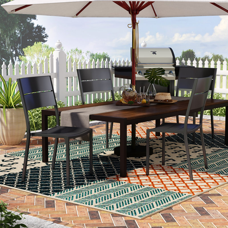 Chaise d'appoint de patio empilable Brighton