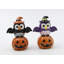 Sorcière d'Halloween sur sel et poivre citrouille d'Halloween