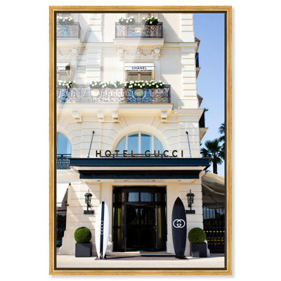 «Ivory Glam Hotel», reproduction d'art encadrée encadrée dorée par Notoriart, cadre doré, H 46 po x l 31 po
