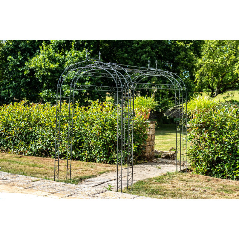 Fleur-De-Lys 145cm W x 240cm D