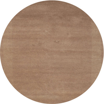 Surface beige contemporaine tapis