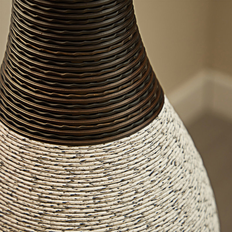 Vase de plancher sur pied