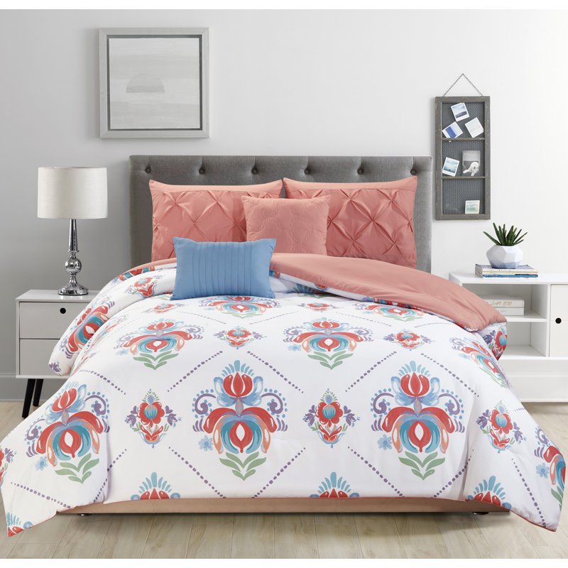 Polyester Damask Comforter, King Comforter + 5 Additional Pieces